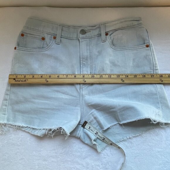 Levi Light Wash High Rise Shorts with Raw Hem Size 30 - Picture 6 of 9